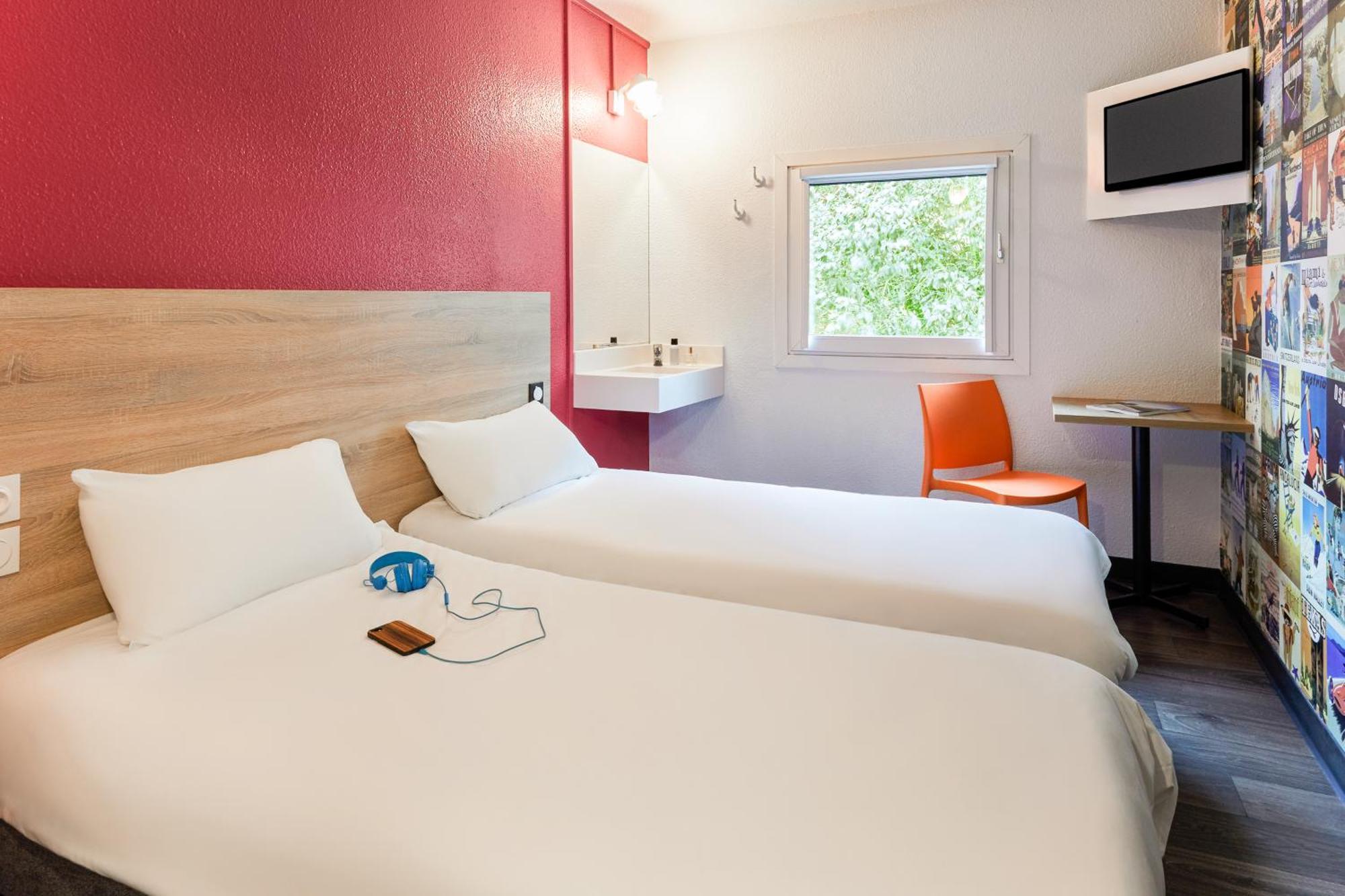 Hotelf1 Mazarin Les Champarts Hotel 2*