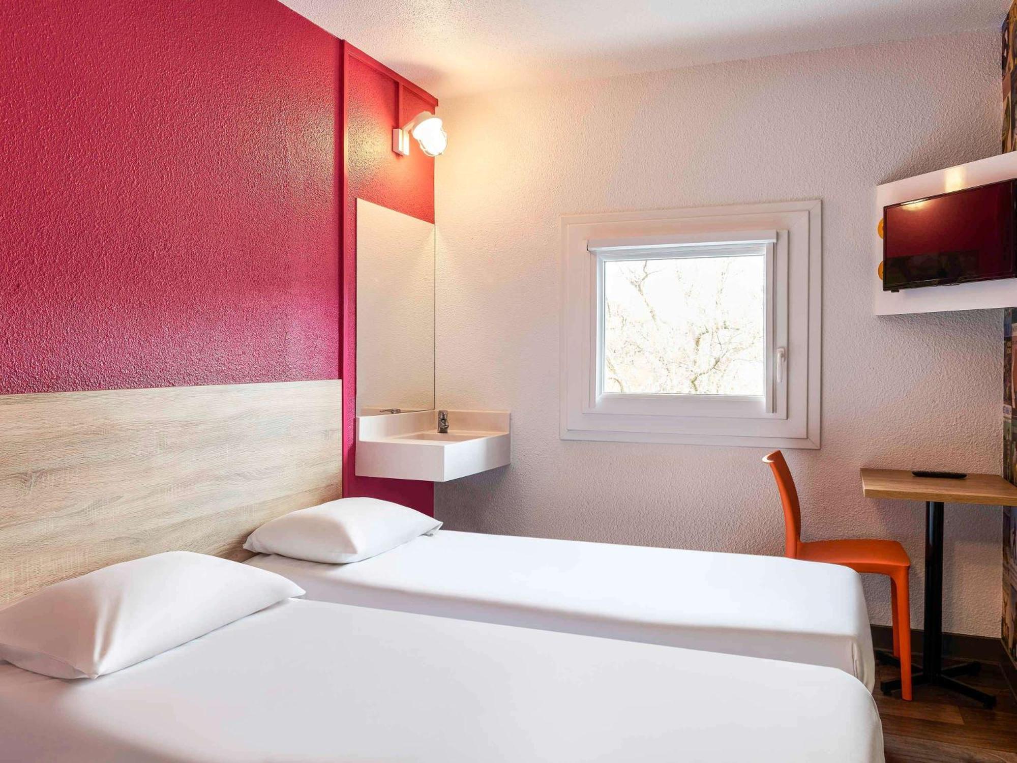 Hotelf1 Mazarin Les Champarts Hotel 2*