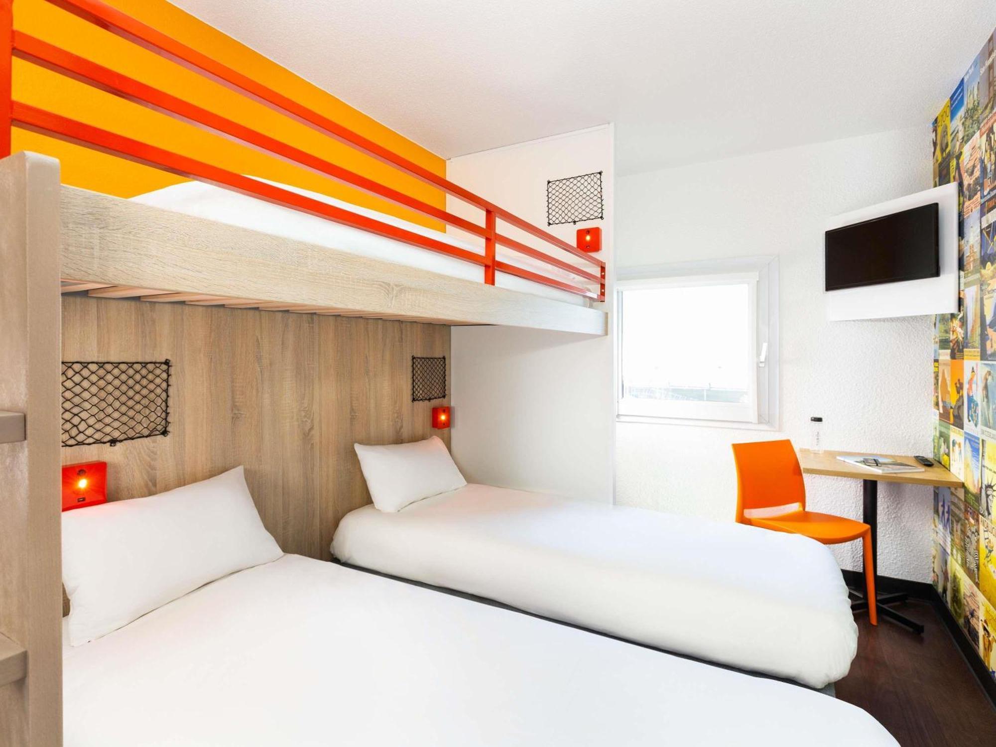 Hotelf1 Mazarin Les Champarts Hotel